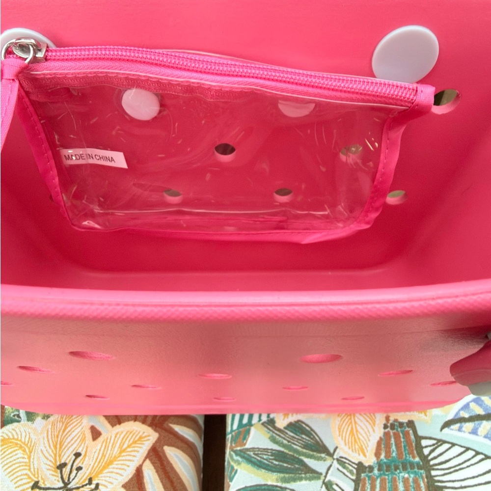 NWT Bitty Bogg Bag Pink– waterproof tote, includes snap-in pouch - Picture 5 of 6